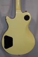 Load image into Gallery viewer, Performer PF300 White Made in Japan with original case Lawsuit Era Les Paul Copy vintage 1978-79
