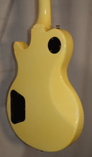 Load image into Gallery viewer, Performer PF300 White Made in Japan with original case Lawsuit Era Les Paul Copy vintage 1978-79
