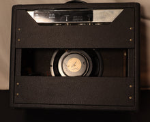 Load image into Gallery viewer, Fender Vibro Champ Amp tube combo amp vintage 1966 Silverface Drip Edge
