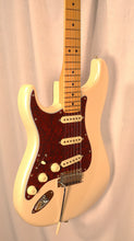 Load image into Gallery viewer, Fender Made in Mexico Player Plus Stratocaster Left-Handed Olympic Pearl used 2023
