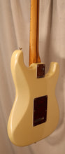 Load image into Gallery viewer, Fender Made in Mexico Player Plus Stratocaster Left-Handed Olympic Pearl used 2023
