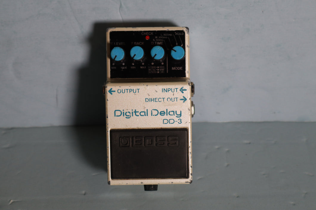 Boss DD-3 Digital Delay guitar effect pedal used