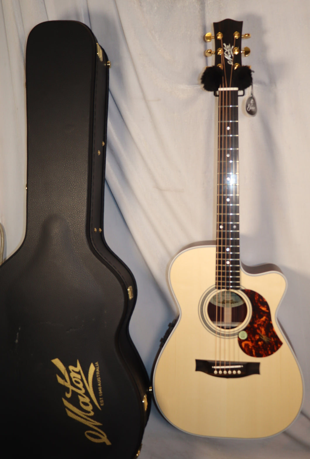 Maton ER90C Dreadnought Cutaway Solid 