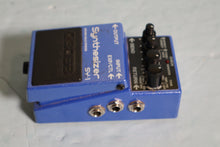 Load image into Gallery viewer, Boss SY-1 Synthesizer guitar effect pedal used

