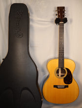 Load image into Gallery viewer, Martin 000-28 Spruce Top Rosewood Back &amp; Sides Auditorium Acoustic Guitar with case 2023
