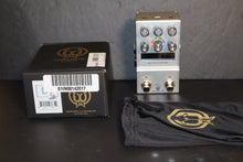 Load image into Gallery viewer, Walrus Audio Mako MKII D1 High Fidelity Stereo Delay guitar effect used
