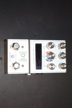Load image into Gallery viewer, Walrus Audio Mako MKII D1 High Fidelity Stereo Delay guitar effect used
