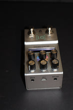 Load image into Gallery viewer, Walrus Audio Mako MKII D1 High Fidelity Stereo Delay guitar effect used
