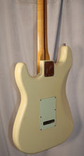Load image into Gallery viewer, Fender American Standard Stratocaster Arctic White 1988
