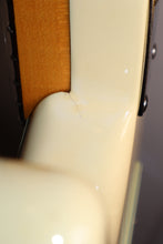 Load image into Gallery viewer, Fender American Standard Stratocaster Arctic White 1988
