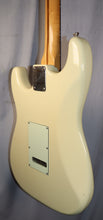 Load image into Gallery viewer, Fender American Standard Stratocaster Arctic White 1988
