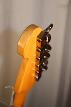 Load image into Gallery viewer, Fender American Standard Stratocaster Arctic White 1988
