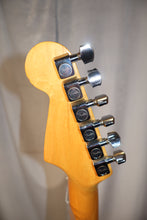 Load image into Gallery viewer, Fender American Standard Stratocaster Arctic White 1988
