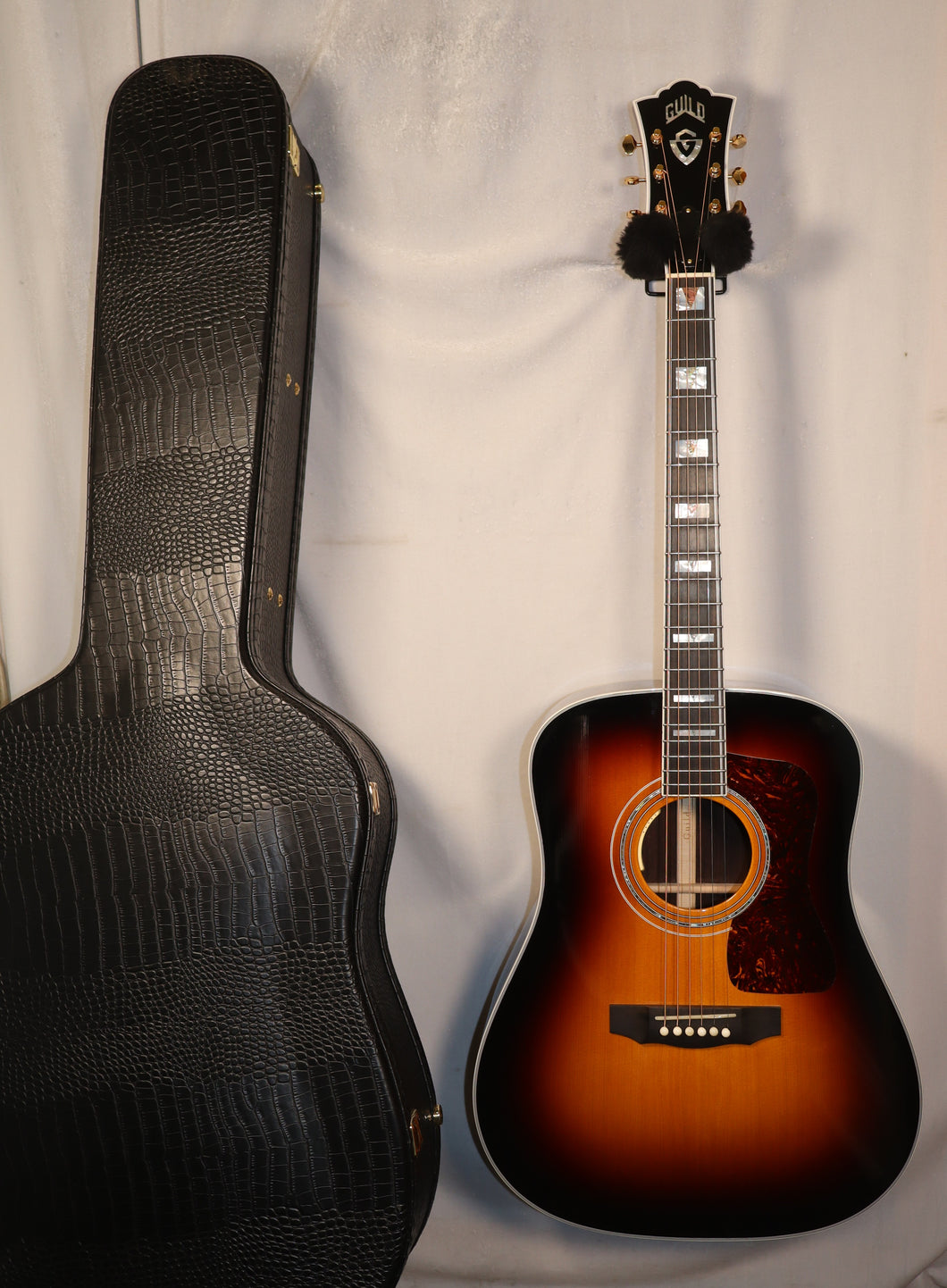 Guild USA D-55E ATB Antique Burst Gloss Nitro Lacquer Finish Dreadnought Acoustic Electric with case + candy 2024