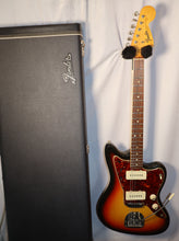 Load image into Gallery viewer, Fender Jazzmaster Sunburst vintage 1966 with reissue Fender case Setup for optimal playability
