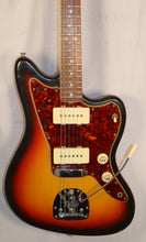 Load image into Gallery viewer, Fender Jazzmaster Sunburst vintage 1966 with reissue Fender case Setup for optimal playability

