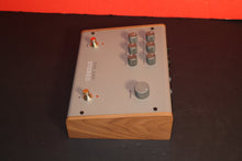 Load image into Gallery viewer, Milkman The Amp Stereo 200-watt Guitar Amp Head Pedal used
