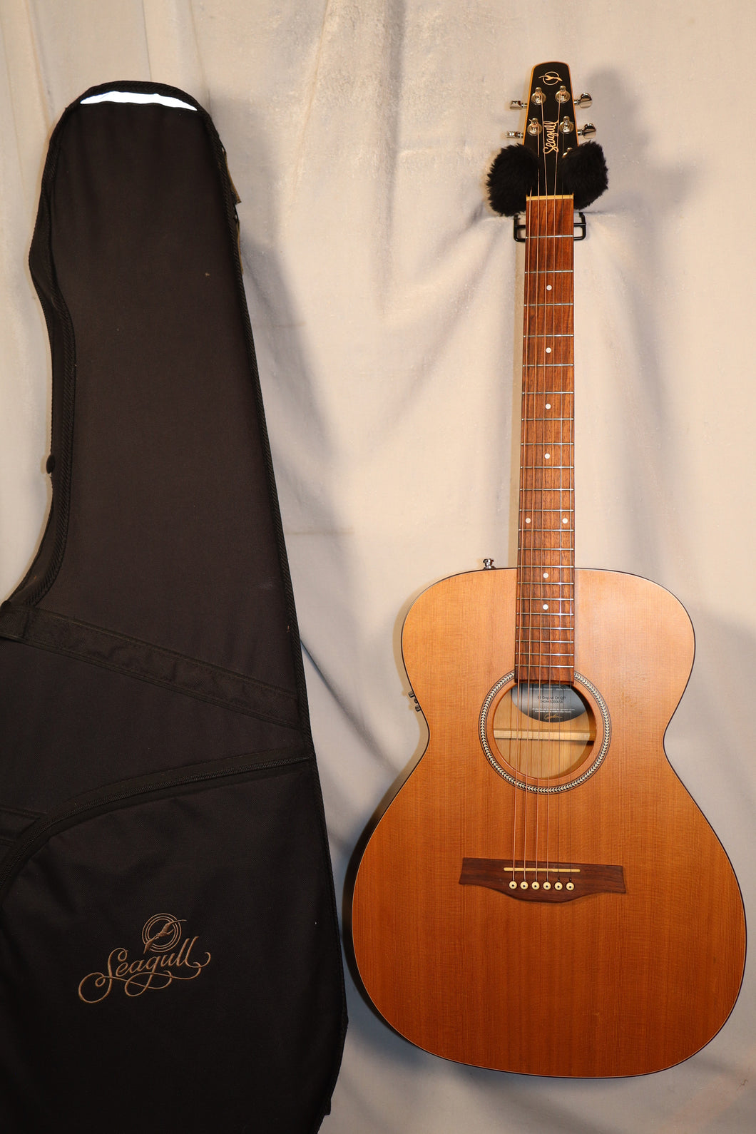 Seagull S6 Original CH QIT Concert Hall Acoustic Electric with TRIC case used