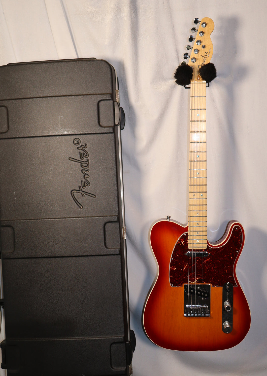 Fender American Deluxe Telecaster Aged Cherry Sunburst Maple Neck with case 2008