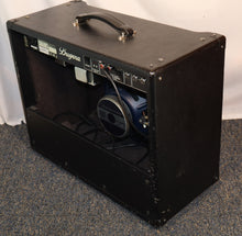 Load image into Gallery viewer, Bugera V22 Infinium 22-watt 1x12&quot; Tube Guitar Combo Amp used
