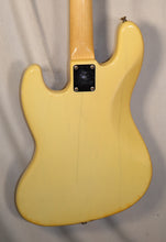 Load image into Gallery viewer, Fender Jazz Bass Olympic White Maple Fingerboard with original case 1971 vintage ALL ORIGINAL
