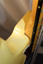 Load image into Gallery viewer, Fender Jazz Bass Olympic White Maple Fingerboard with original case 1971 vintage ALL ORIGINAL
