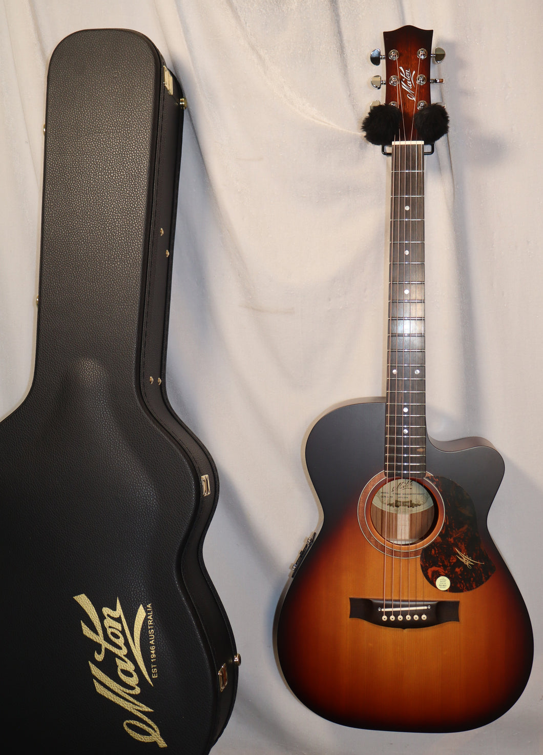 Maton SRS808C-TSB Solid Road Series Cutaway Tobacco Sunburst Satin Finish with case OPEN BOX