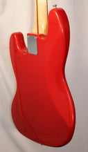 Load image into Gallery viewer, Fender Fretless Jazz Bass Red 4-string electric bass with gig bag used Made in Mexico

