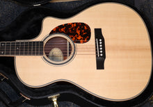 Load image into Gallery viewer, Larrivee Legacy Series OMV-40RE (Stagepro Element) Indian Rosewood Back &amp; Sides Cutaway Acoustic Electric with case NEW
