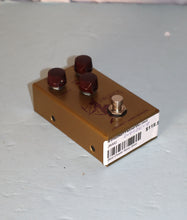 Load image into Gallery viewer, J. Rockett Audio Designs Archer IKon Overdrive guitar effect used

