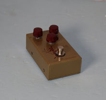 Load image into Gallery viewer, J. Rockett Audio Designs Archer IKon Overdrive guitar effect used
