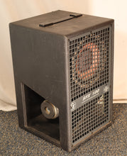 Load image into Gallery viewer, Groove Tubes SFX100 Space Station Keyboard Amp used
