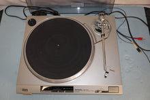 Load image into Gallery viewer, Technics SL-QX200 Quartz Direct Drive Turntable System record player used
