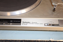 Load image into Gallery viewer, Technics SL-QX200 Quartz Direct Drive Turntable System record player used
