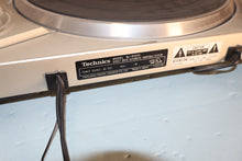 Load image into Gallery viewer, Technics SL-QX200 Quartz Direct Drive Turntable System record player used
