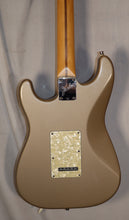 Load image into Gallery viewer, Fender USA 50th Anniversary Lone Star Stratocaster Shoreline Gold with case 1996
