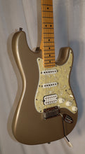 Load image into Gallery viewer, Fender USA 50th Anniversary Lone Star Stratocaster Shoreline Gold with case 1996
