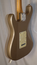 Load image into Gallery viewer, Fender USA 50th Anniversary Lone Star Stratocaster Shoreline Gold with case 1996
