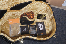 Load image into Gallery viewer, Maton SRS70C-TSB Solid Road Series Dreadnought Cutaway Acoustic Electric Tobacco Sunburst with case NEW
