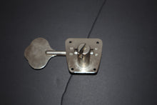 Load image into Gallery viewer, Fender Bass Tuning Machines Lot of 4 vintage 1960s - 2 complete Pre-CBS, 1 incomplete Pre-CGS, 1 Late 60s
