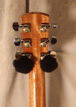 Load image into Gallery viewer, Larrivee OMV-05 Select Mahogany Series Gloss Finish Venetian Cutaway Acoustic Guitar with case NEW

