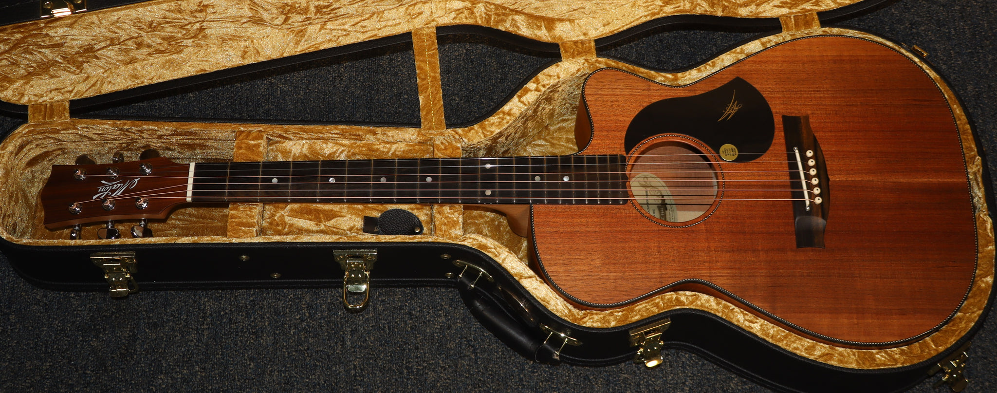 Maton Blackwood Series EBW808C Cutaway Acoustic Electric Guitar 