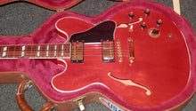 Load image into Gallery viewer, 1999 Gibson Custom ES-345 Varitone Cherry Red Semi-Hollow Electric Guitar with original case
