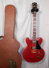 Load image into Gallery viewer, 1999 Gibson Custom ES-345 Varitone Cherry Red Semi-Hollow Electric Guitar with original case
