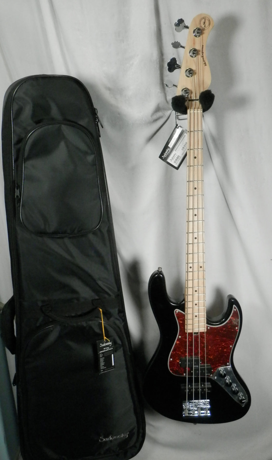 Sadowsky MetroExpress 21-Fret Hybrid P/J Bass 4 String, Maple Fingerboard, Solid Black High Polish with gig bag B-stock