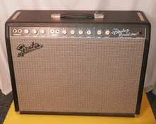 Load image into Gallery viewer, Fender &quot;Custom&quot; Vibrolux Reverb 40-Watt 2x10&quot; Guitar Tube Combo Amp with footswitch used &quot;Quiet Mod&quot;
