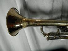 Load image into Gallery viewer, Getzen 300 Series Bb Trumpet with case used Recently serviced
