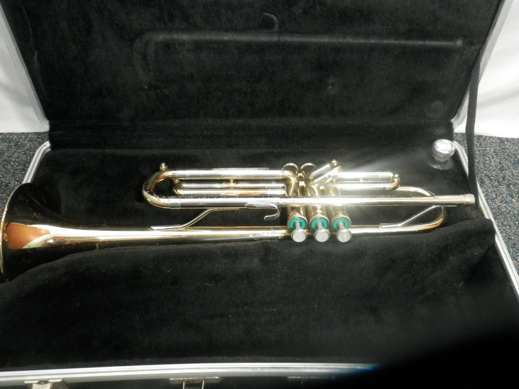 Olds Student Bb Trumpet with case and mouthpiece