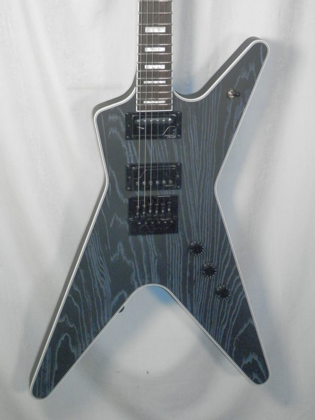 Dean Custom Run #16 ML 2022 - Present - Sandblasted Grey with case