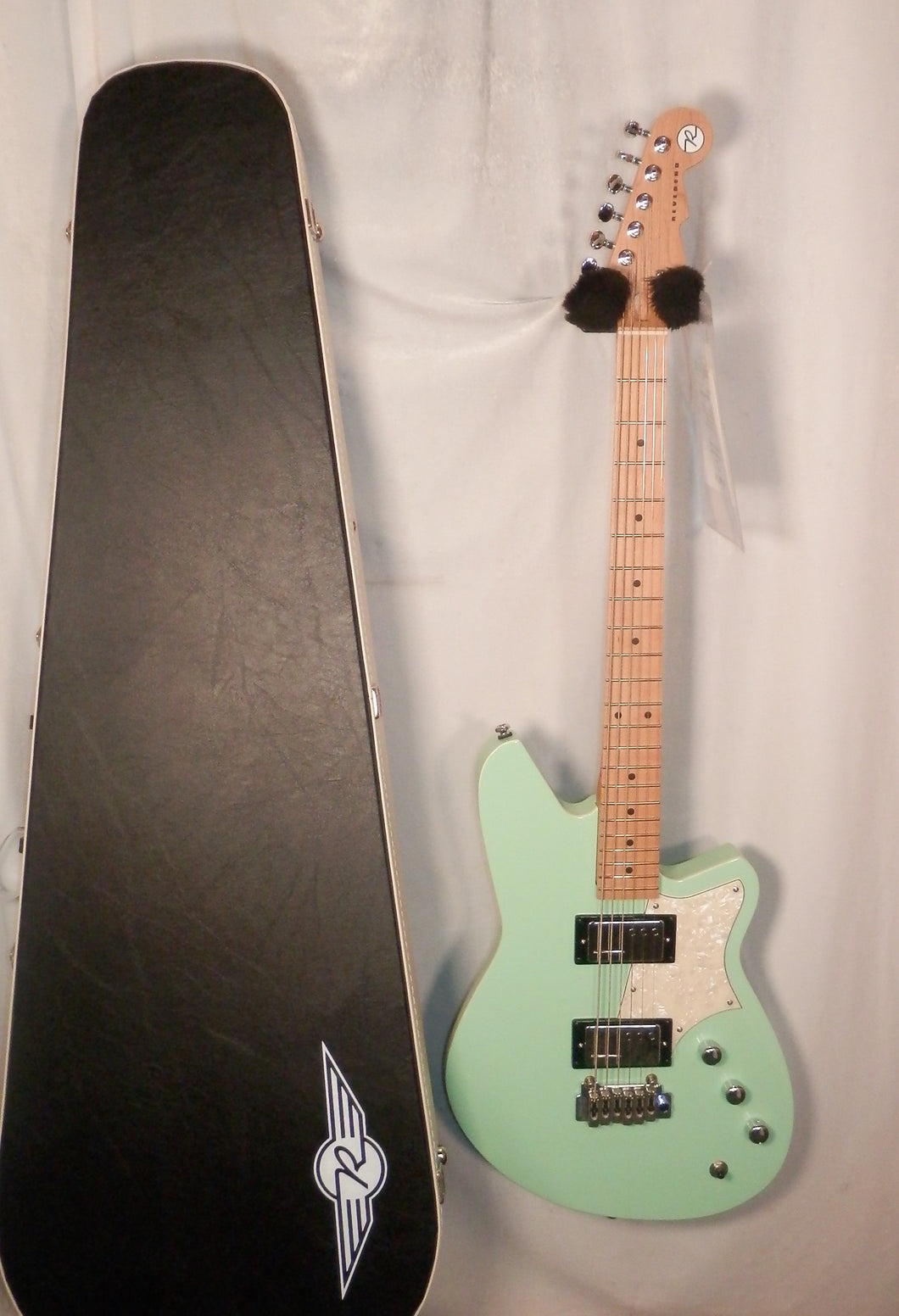 Reverend Descent W Oceanside Green Baritone Guitar with hard case